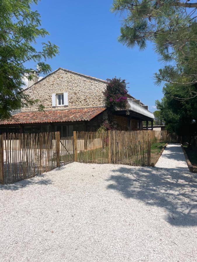 Studio 2 Personnes Vue Marais Salant Parking Et Terrasse Proche Commodite อิแยร์ ภายนอก รูปภาพ